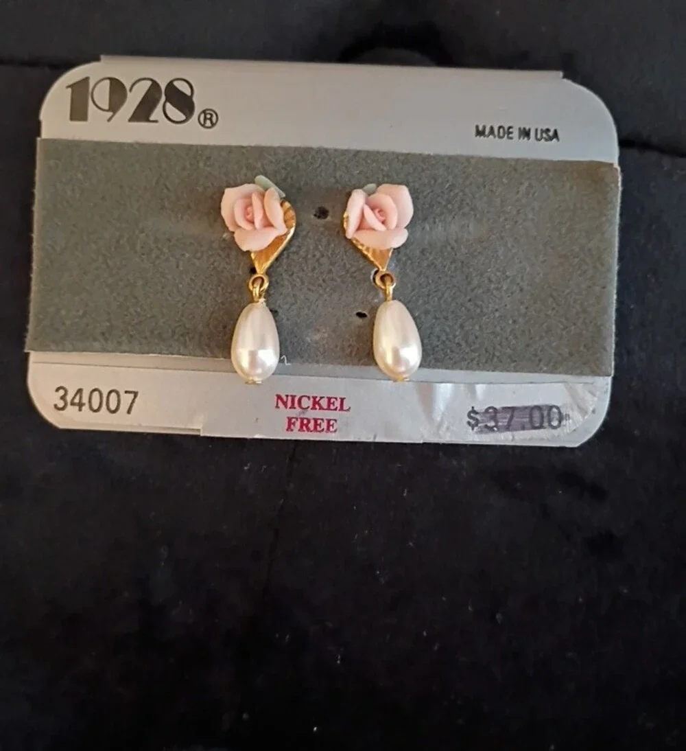 1928 Porcelain Brooch And Earrings NWT